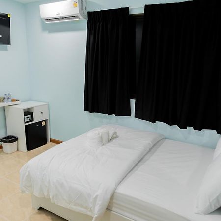 Cozy Stay Inn Bangkok Exterior photo